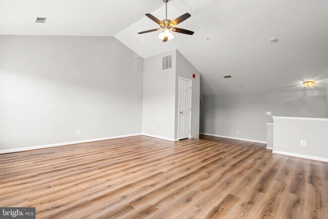 Building Photo - 107 Martin Ln