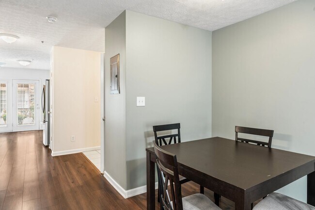 Building Photo - Beautiful Two Bedroom, Two Bathroom Condo