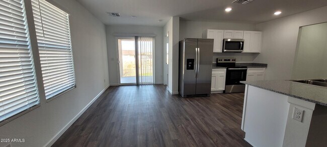 Building Photo - 1870 Broken Arrow Dr