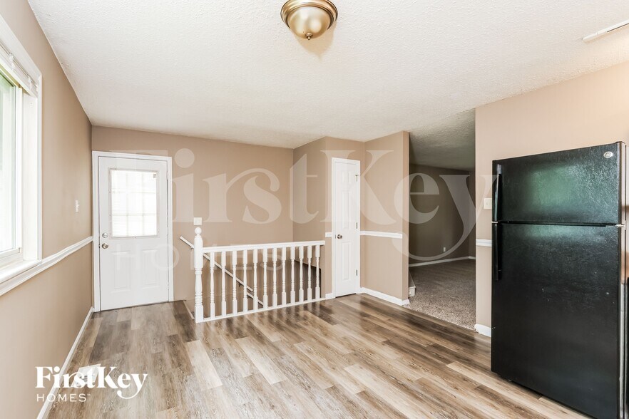 Building Photo - 2112 Farthing Ct