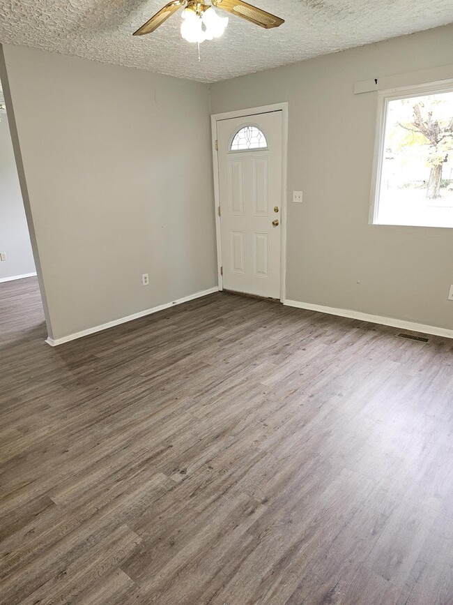 Building Photo - 26 Cherokee Dr