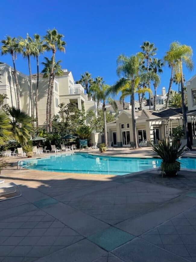 Building Photo - Penthouse Condominium in a Prime Irvine Lo...