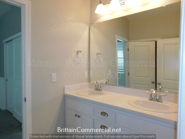 Building Photo - 1702 Brodea Ln