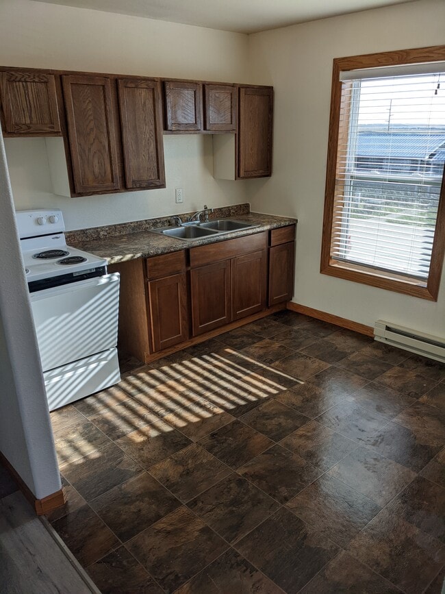 Building Photo - 1114 Roth Ln