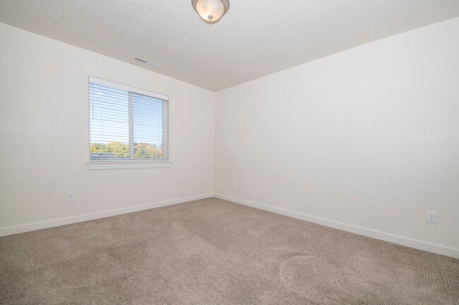 Building Photo - 10236 W Achillea St