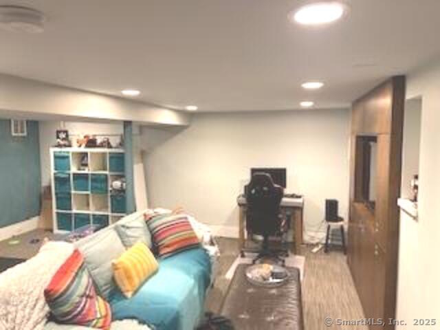 Building Photo - 82 Riverview Cir