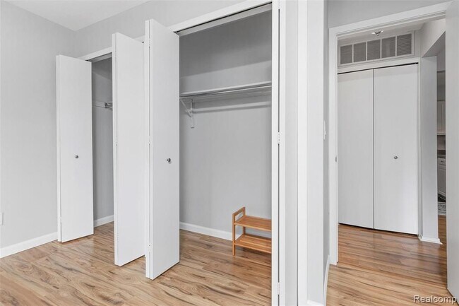 Building Photo - 2620 Greenstone Blvd