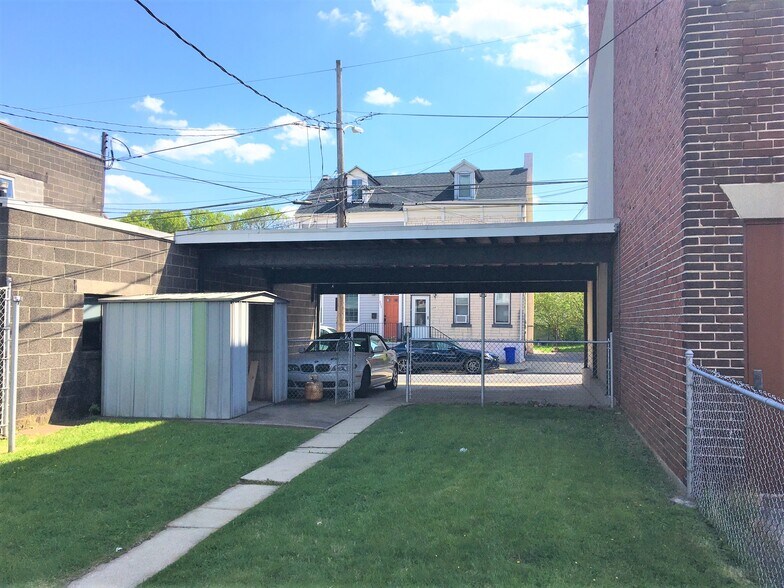 Building Photo - 334 Penn Ave