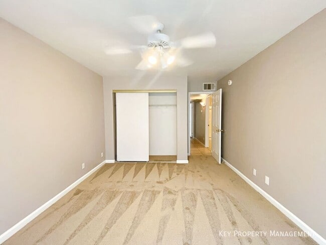 Building Photo - 3061 Key Largo Dr