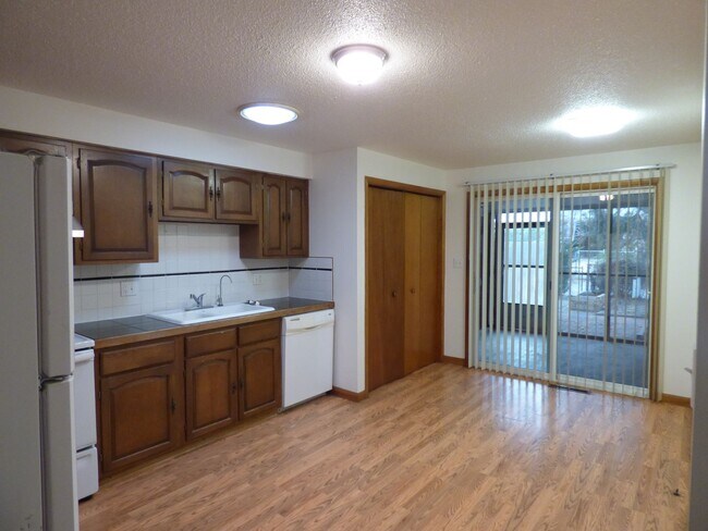 Building Photo - 1439-1441 Stuart St