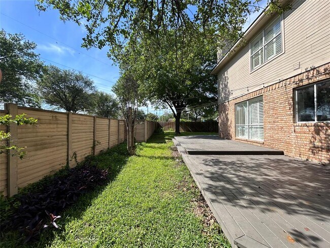 Building Photo - 1745 Dapplegrey Ln