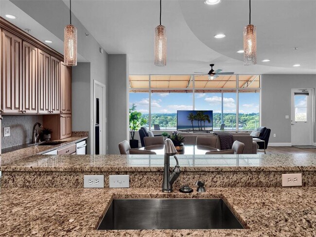 Building Photo - 525 E Jackson St