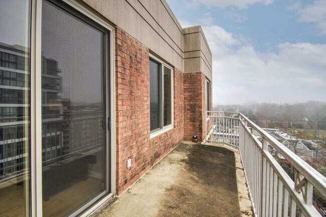 Building Photo - Fantastic Penthouse in Downtown Bethesda w...