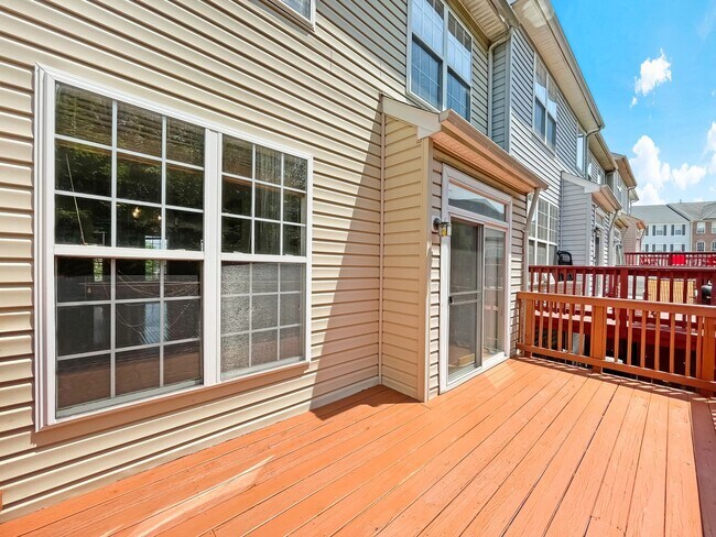 Building Photo - 15716 Palermo Terrace