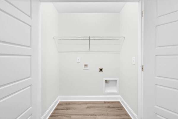 Building Photo - 210 W Point Dr