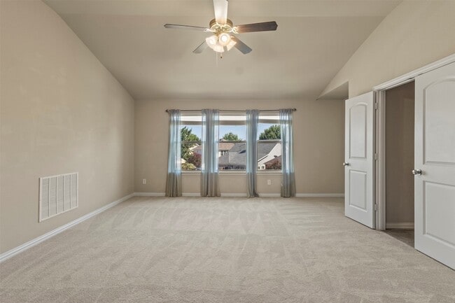 Building Photo - 2606 Kennedy Dr