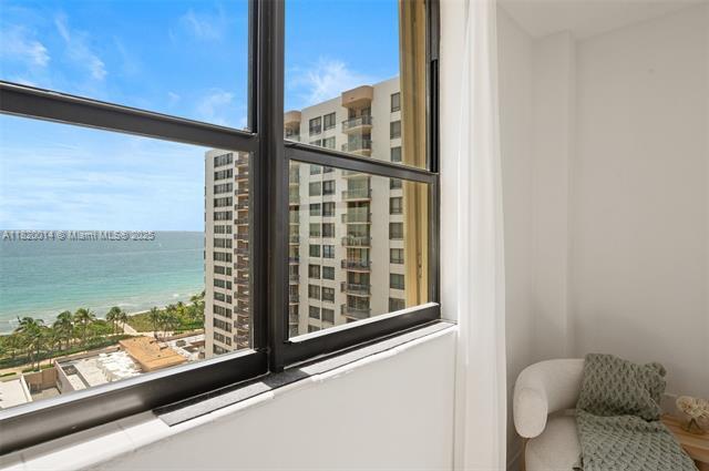 Building Photo - 10185 Collins Ave