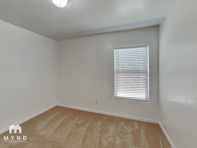 Building Photo - 953 Kachina Dr