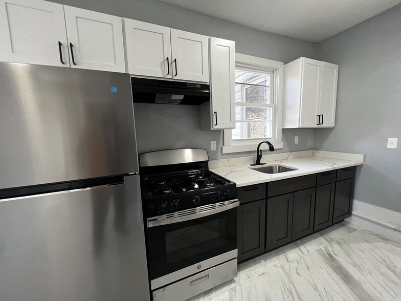 Building Photo - 237-239 South 7th Street, 2R