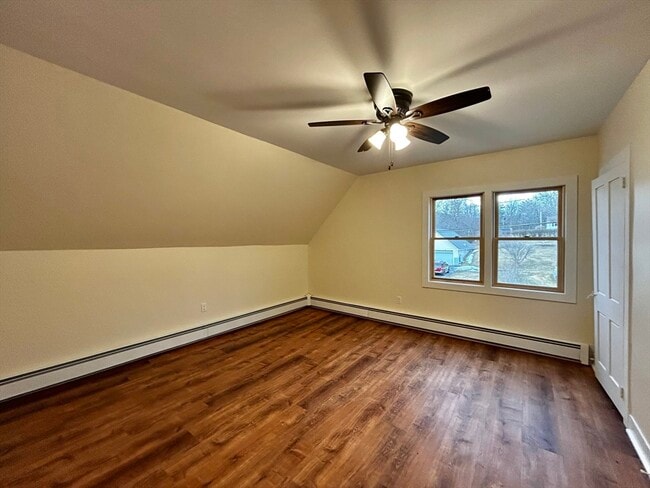 Building Photo - 46 Elm St