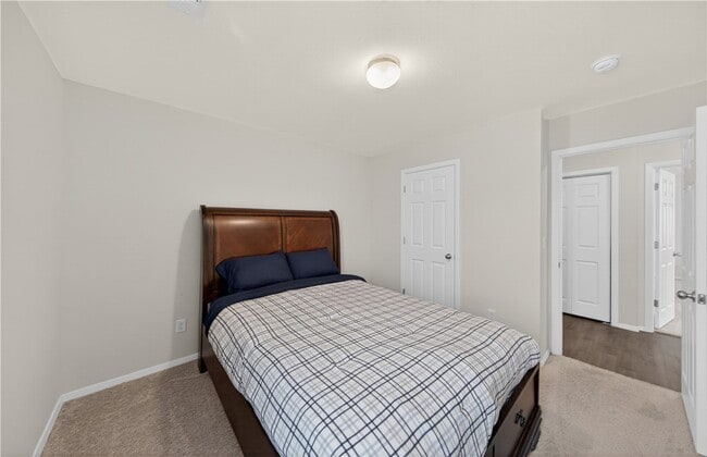 Building Photo - 8110 Dogwood Dr