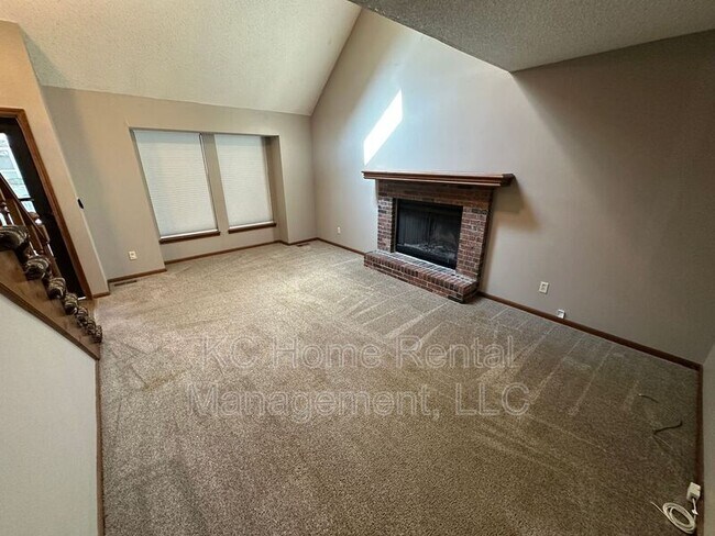 Building Photo - 11747 Oakmont St