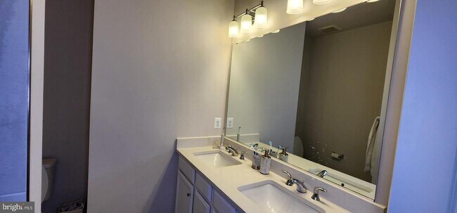 Building Photo - 5606 Hyattsville Dr