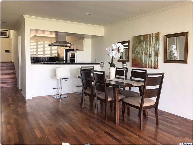 Building Photo - Stunning apartment in Baldwin Hills