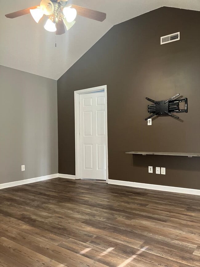 Building Photo - 2745 Navigator Cir