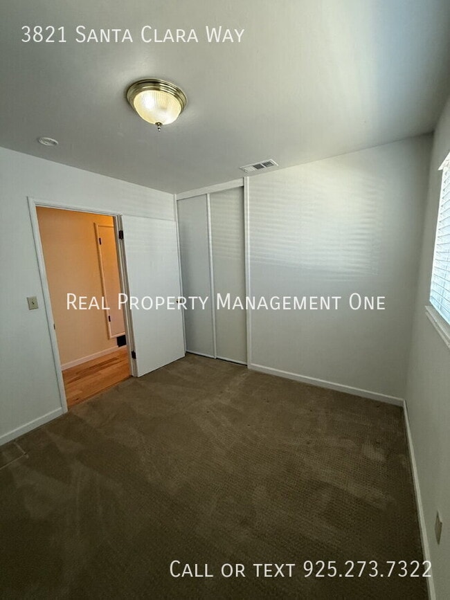 Building Photo - 3821 Santa Clara Way