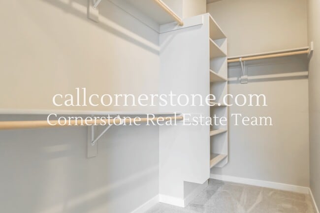 Building Photo - 5415 Necker Heights