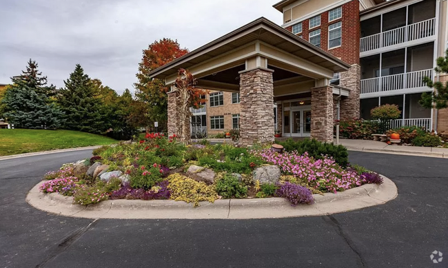 Building Photo - 500 Greenhaven Dr