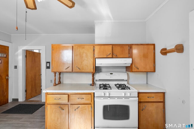 Building Photo - 48 Anderson St