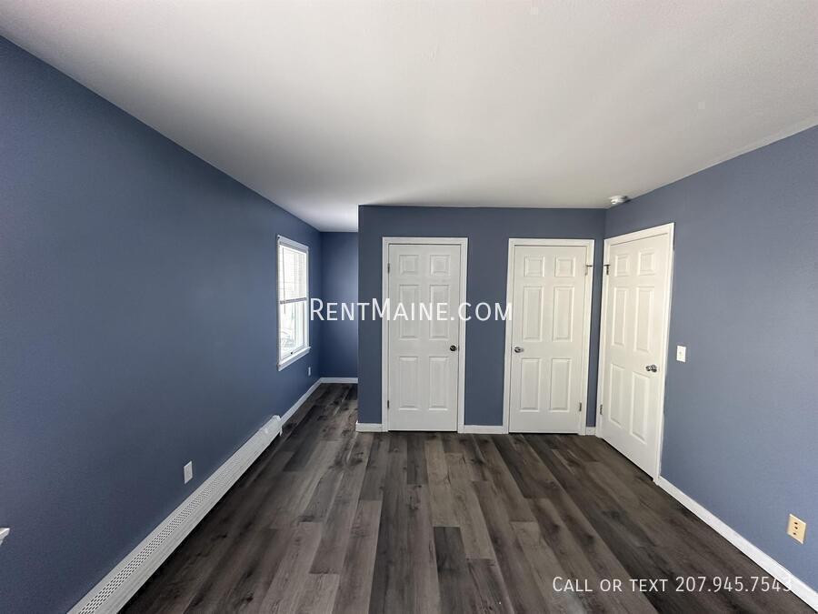 Building Photo - 114 Main Rd S