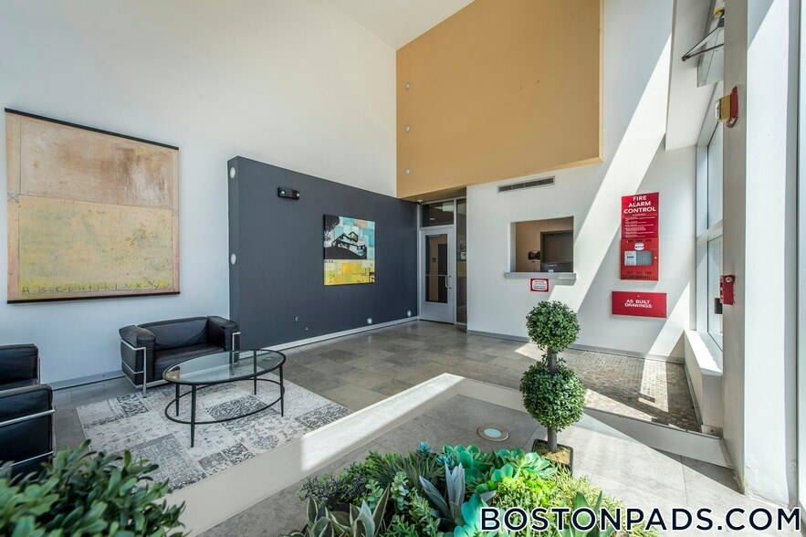 Building Photo - 160 E Berkeley St