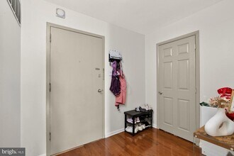 Building Photo - 825 N 29th St