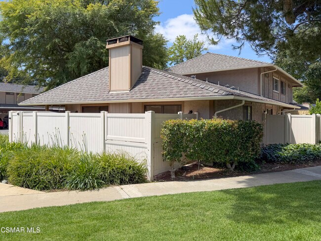 Building Photo - 28606 Conejo View Dr