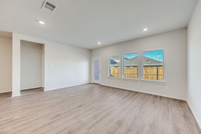 Building Photo - 3433 Marie Dr