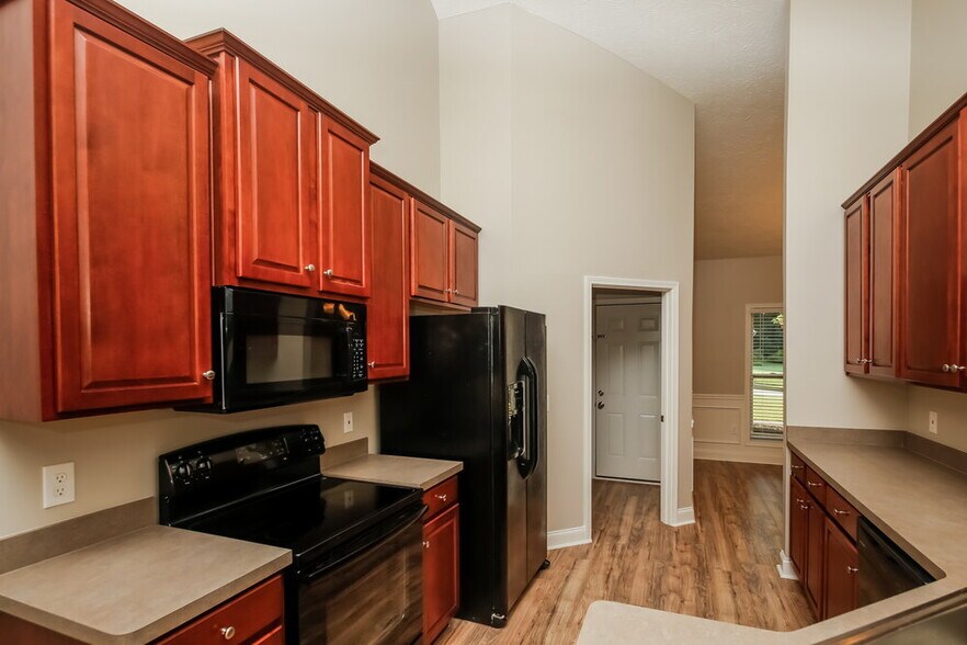 Building Photo - 134 Westridge Cir
