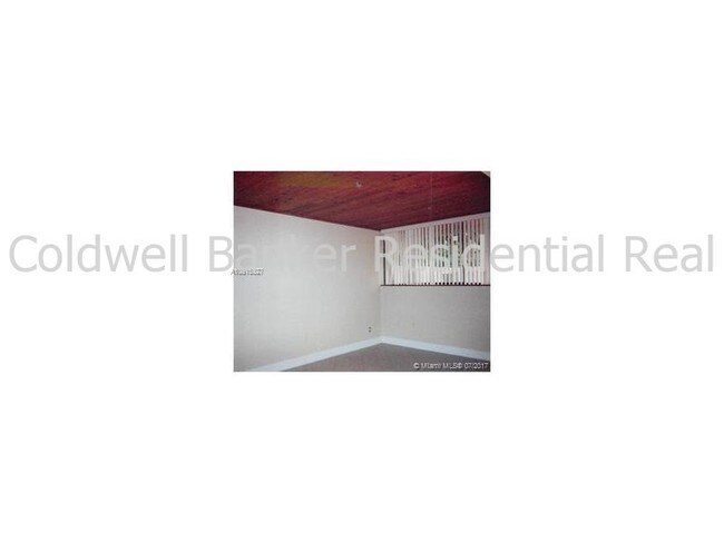 Building Photo - 16349 Ravenwood Pl