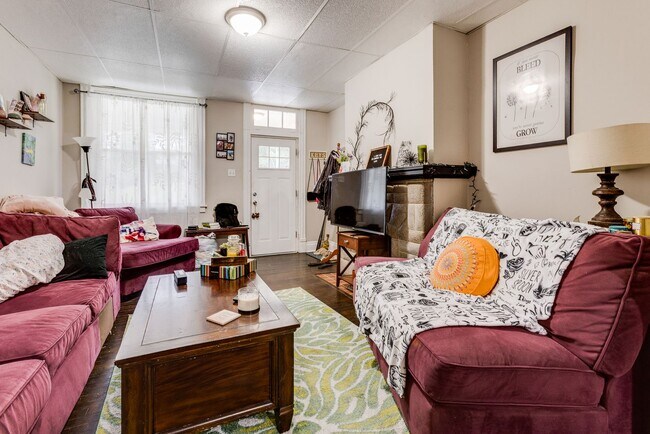 Building Photo - 406 Kingsboro St