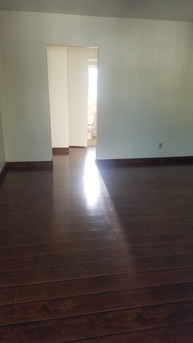 Building Photo - 2535 Kansas Ave