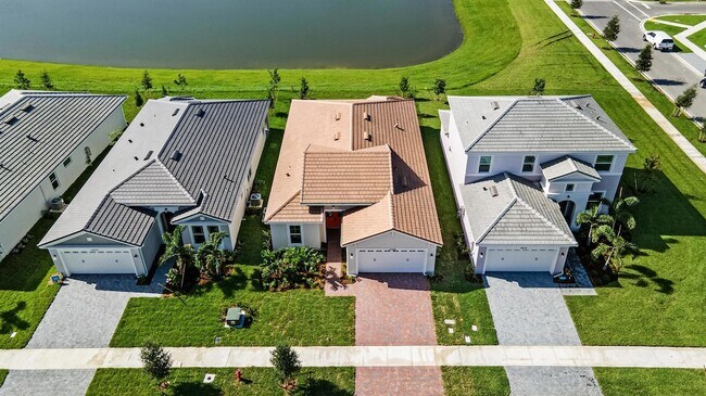 Building Photo - 14208 Lacebark Ln