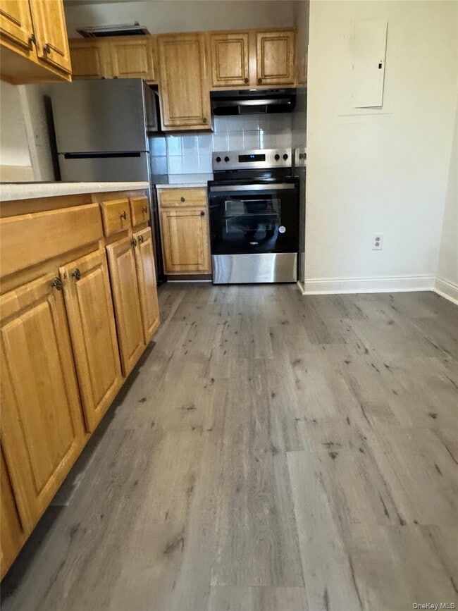 Building Photo - 155 Main St