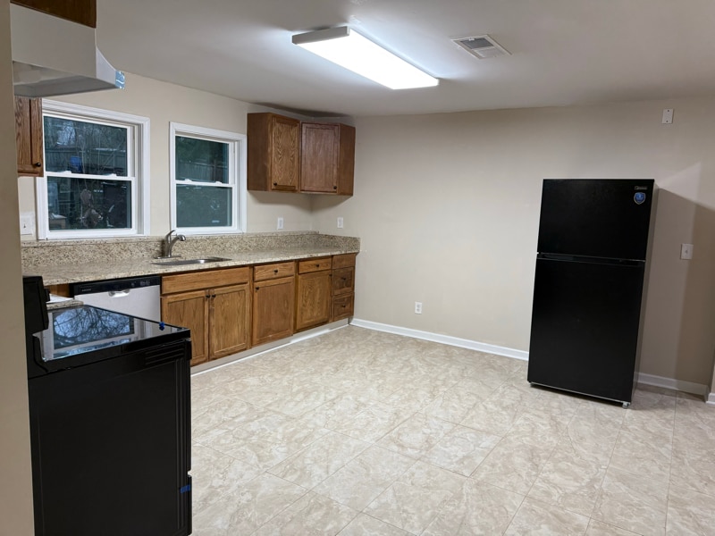 Building Photo - 18 Bay St NE