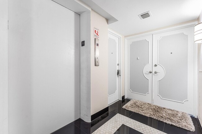 Building Photo - 1200 S Ocean Blvd