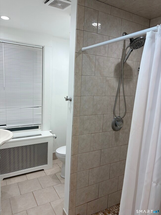 Building Photo - 973 State St