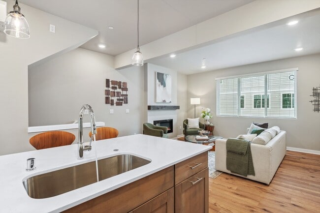Building Photo - 3 Bed | 3.5 Bathroom | 1626 Sq Ft | $3,400