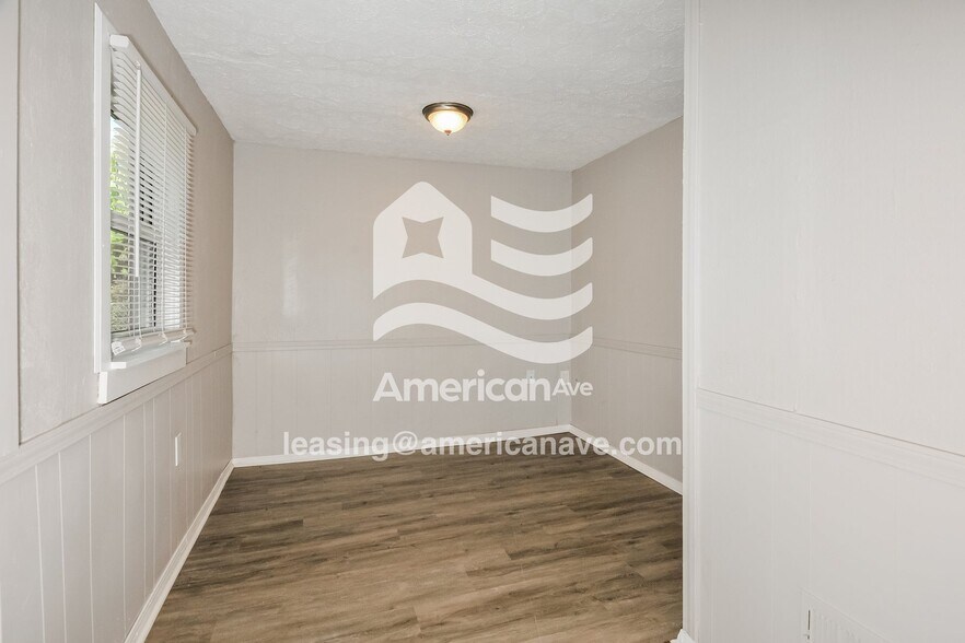 Building Photo - 1321 Gladys St