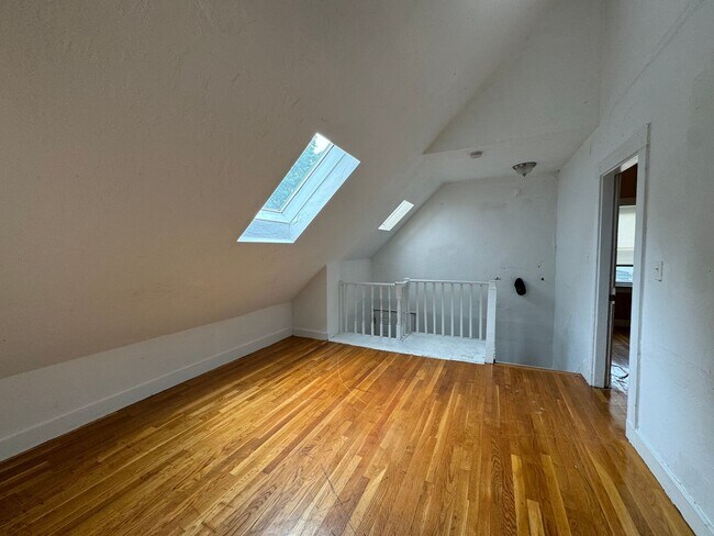 Building Photo - The Best Home in Brighton